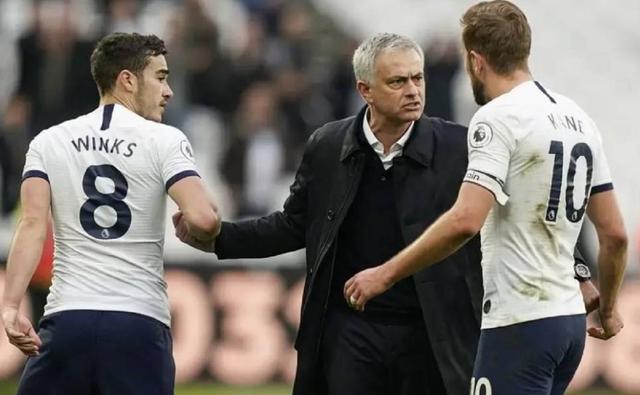 「谢晖」买错人令热刺陷入绝境，穆里尼奥也难回天乏术