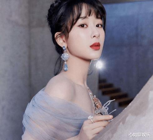 杨紫▲杨紫被问最想和谁演情侣，她直接说出了2个字，网友：不让人意外！
