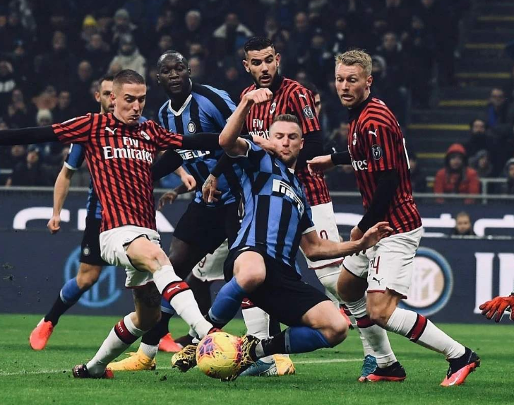 孔蒂|穆里尼奥：风里雨里，欧联等你！孔蒂：从你曼联买的人不好用了呀！