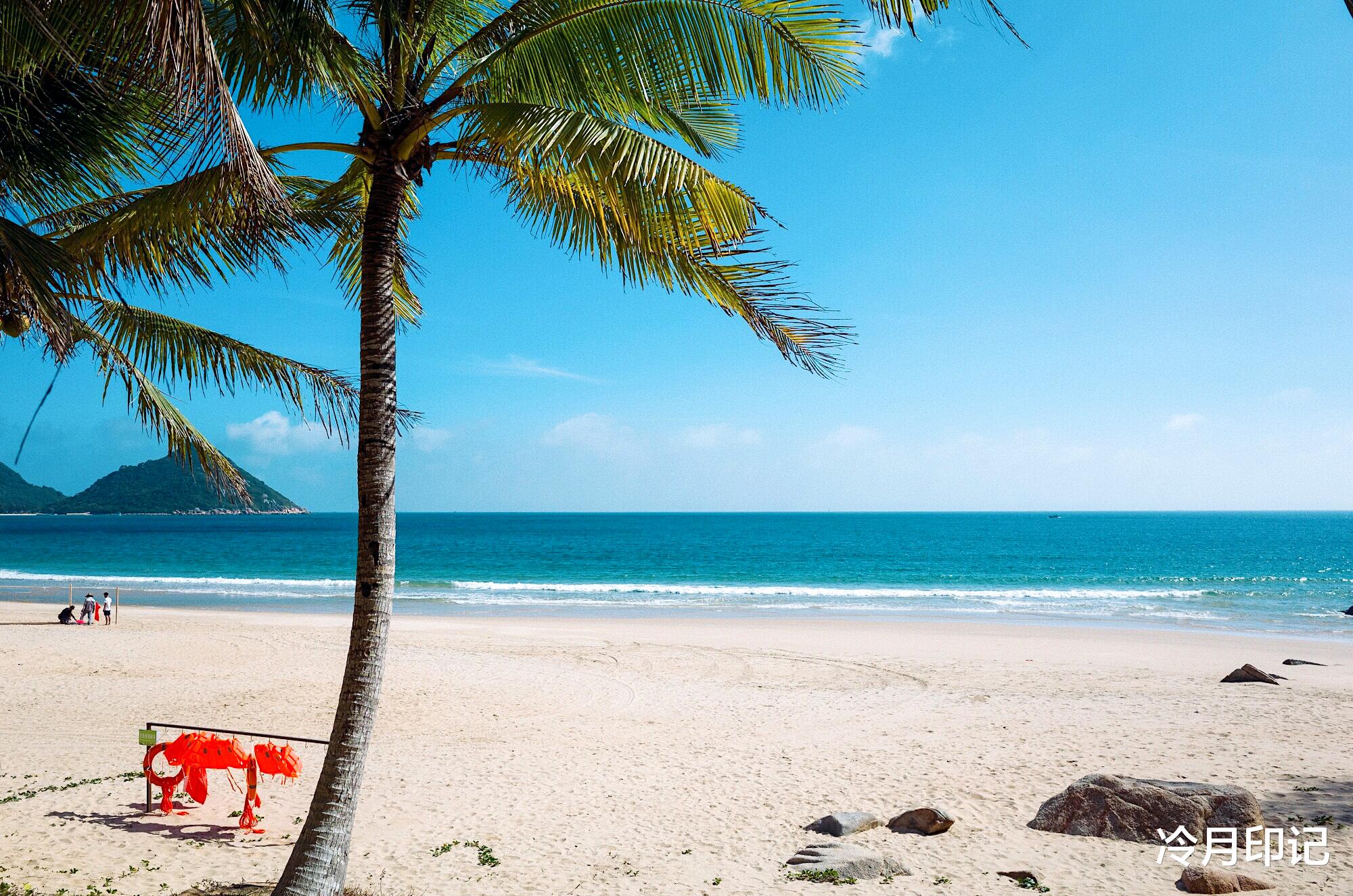 『三亚』我国唯一没有冬天的省，一年四季如夏，被誉为“天然大温室”