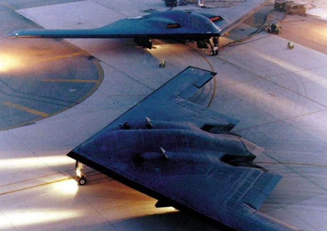 「b-2轰炸机」如果美国出动全部B2隐轰，哪个国家有实力抵抗？专家：全球仅2个