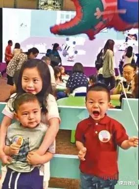 『甘比』香港女首富甘比今昔照片对比,天差地别,有钱还真的能改变面相?