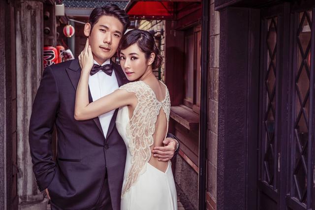 『陈怡蓉』陈怡蓉罕晒爱女正面照，母亲节收花超欣慰，唯一愿望盼其不长残