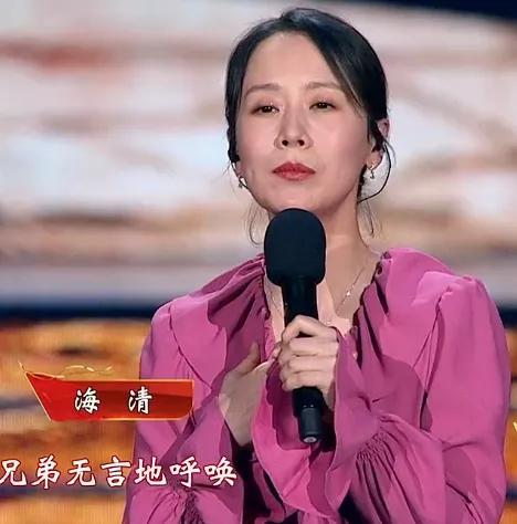 迪丽热巴|国庆晚会怼脸拍：唐嫣苹果肌抢镜，热巴脸变长，关晓彤状态最好