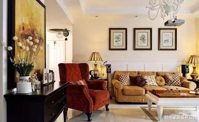 ▲客厅墙面这样装，非常漂亮，一看就很有档次！