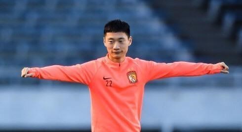 张弛|实锤了！广州恒大又一国脚离队，已开始为下家出场比赛