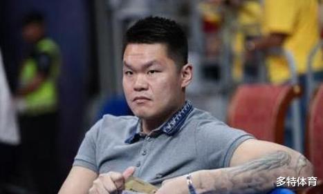 广东男篮：朱芳雨挖人成功！15岁天才内线单场轰30+17，获美誉宏远小霸王