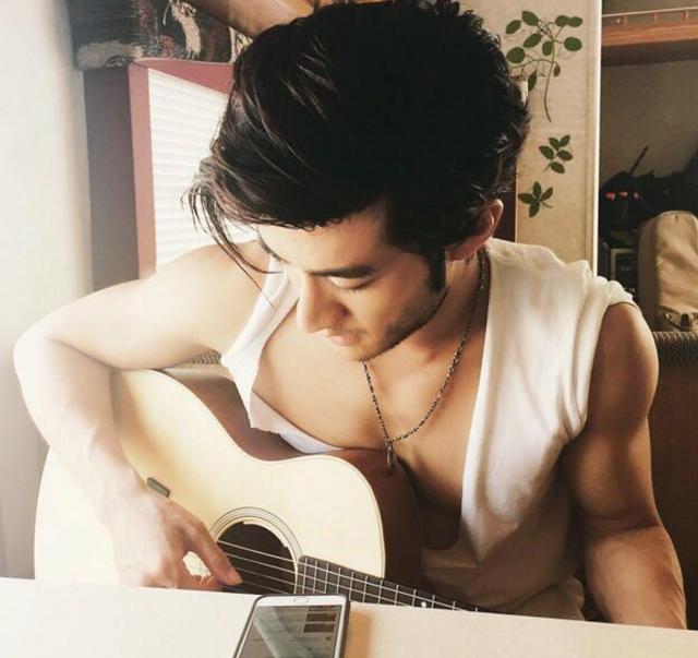 带你看看李治廷的豪宅，从小就是富二代，家里跟个欧洲皇宫似的