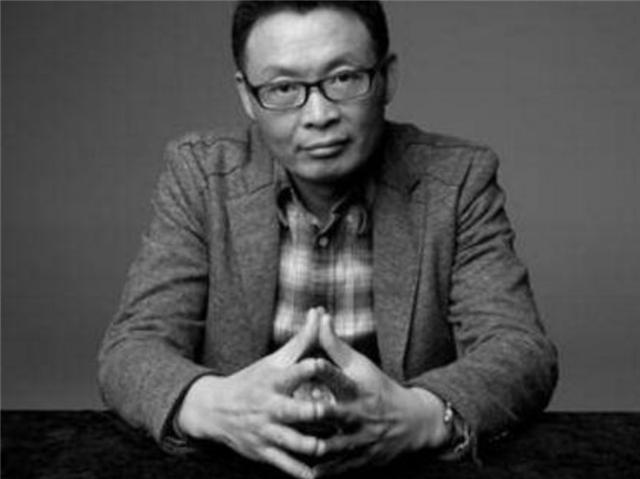 小志的历史观点|因两耳光与父亲决裂20年，回头父亲已痴呆，董卿为他推掉所有主持