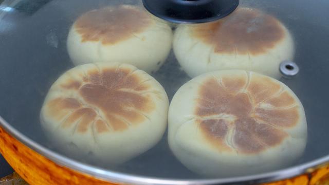 「烧饼」这烧饼，外面排队30分钟才能买到，秘诀独家公布，吃一口就爱上！