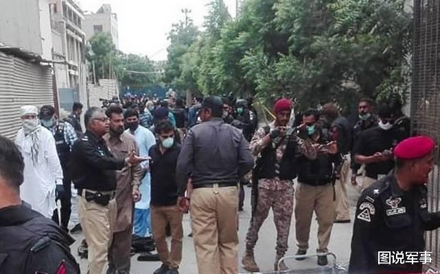 【】巴基斯坦证券大楼遭惨烈袭击！至少11人死亡，现场图片全面曝光