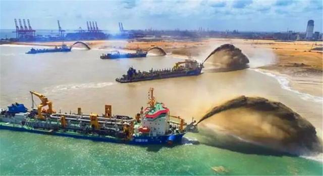 南海▲美国提出一项过分要求：四年内不得造岛！我国隔天测试造岛神器