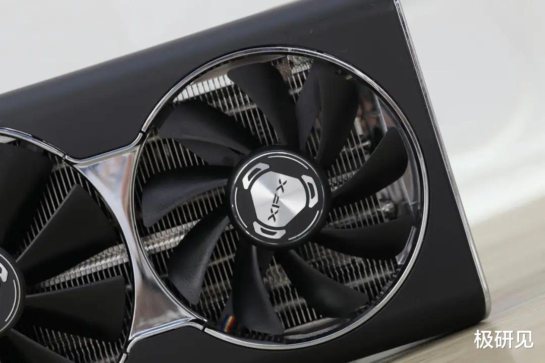 显卡|游戏办公两不误，5700XT显卡流畅支持