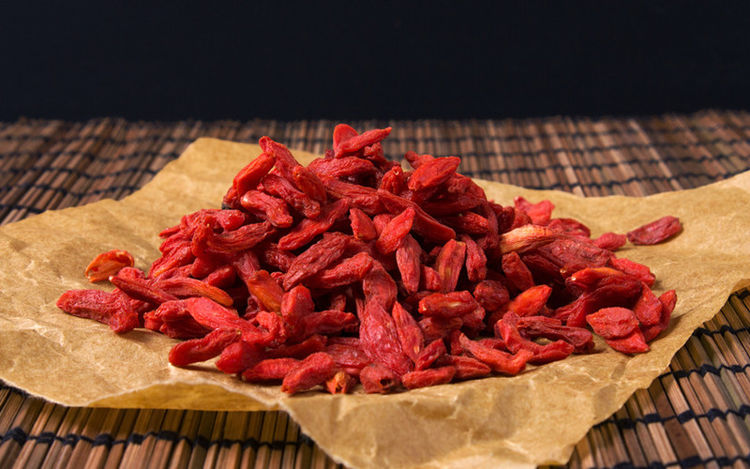 「枸杞」枸杞虽好但也有“天敌”，不能与这种食物搭配，损害身体健康