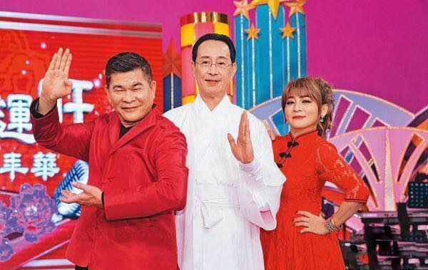 #关聪#67岁香港演员转行摆地摊:时代抛弃你的时候,连一声再见都不说