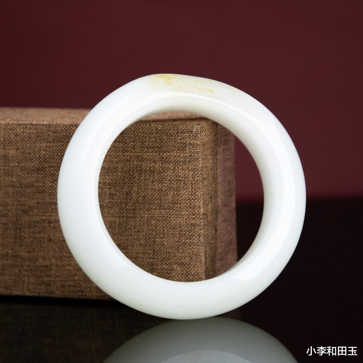 |和田玉手串不值钱？全是废料做的？看看行家怎么说