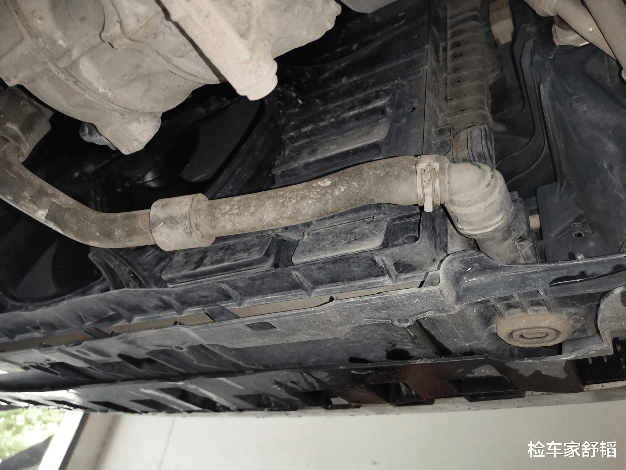 奥迪A3|报价12万的奥迪A3,升起底盘发现门槛截断,买主:为倔强买单