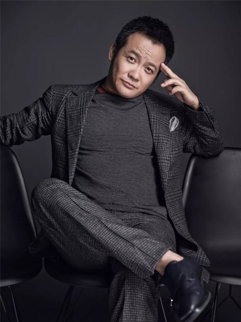 我和我的家乡|《家乡》最大功臣是他，豪掷6000万为电影解围，票房过31亿才回本