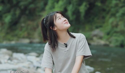 #变形计#《变形计》富家女穿椰子鞋下地干农活，得知鞋子价格后，网友炸锅