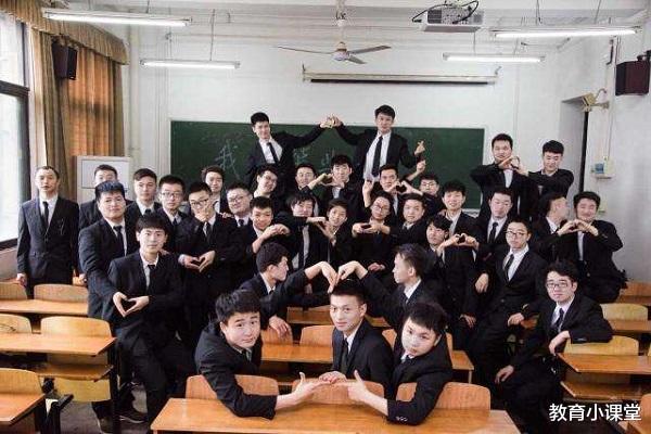 『高校』大学最可能“打光棍”的3大专业,人称“和尚班”,少有女生报考