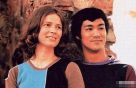 #李小龙#李小龙死后,为何他的学生立马就娶了他的老婆,原因是很现实!