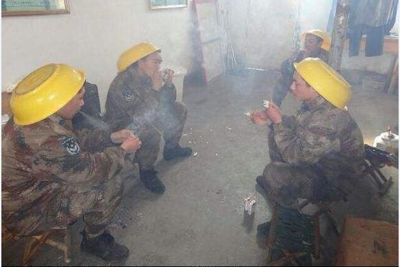 「新兵」新兵的疑问：部队不允许新兵抽烟，为何老兵可以抽个不停呢？