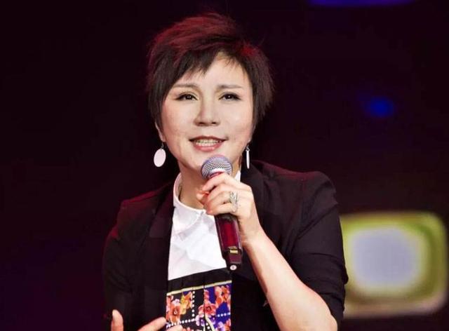 春晚|连登7年春晚却飘了起来，被戳穿谎言后被抛弃，真是自讨苦吃