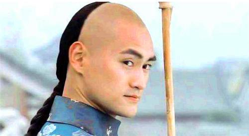清宫戏|清朝人发型真是“阴阳头”?别被清宫戏骗了,其实比荧屏上还要丑