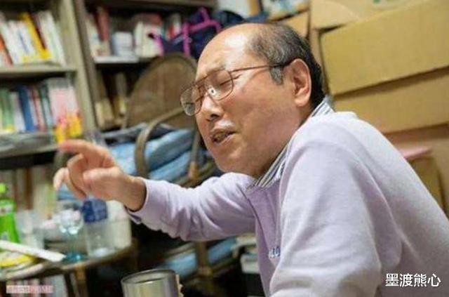 理财|70岁大爷薅羊毛上瘾，疯狂入股900家公司，靠股东优惠券享受34年