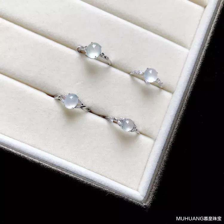 翡翠|翡翠金镶好还是银镶好?