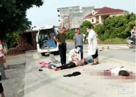 广西|广西一电车惨遭货车撞飞，一人腿都没了，当场身亡！