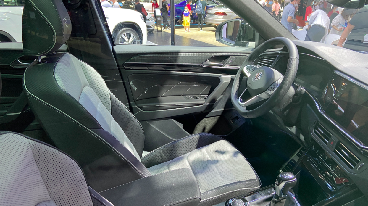 #一汽大众#预售23.6万起,探岳X正式登“鹭”,10分钟内首位准车主诞生