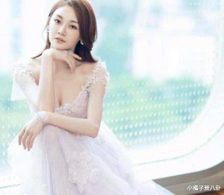 苗苗@没排上队？郑凯卡点官宣结婚！苗苗背后的人不简单，王祖蓝的调侃太扎心