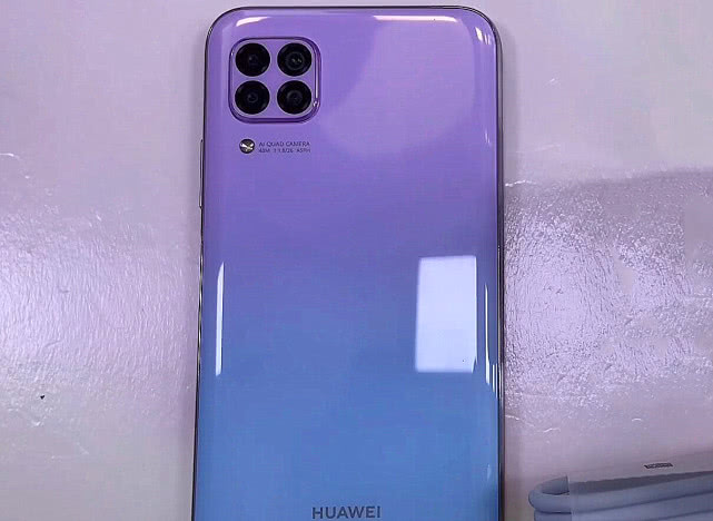 「华为Nova」华为这款机型路很难走,麒麟810+40W快充,如今降价都无人问津!