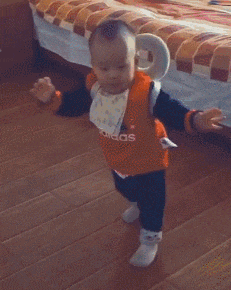 |“我被鱼钩穿了，还有得救吗？”现在钓鱼的饲料成本真不小啊.哈哈