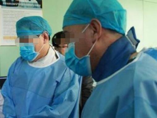 『肺炎』35岁女子感染肺炎住院，护士发现了她的“秘密”，医生：口味挺重