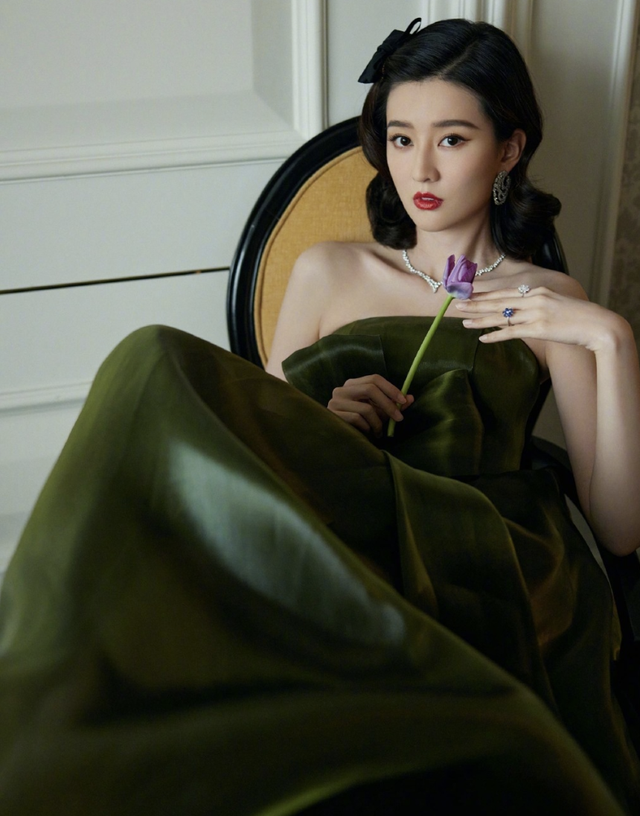 乔欣|杨紫深夜为27岁乔欣庆生，晒聊天截图：我们是真正的好朋友