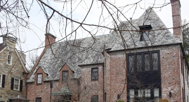 |特朗普会享受住宅金碧辉煌似宫殿,反观奥巴马的住宅,才知啥叫低调