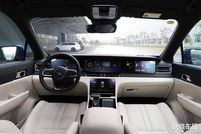 理想one|中国做到了，绿牌车没有充电桩也能跑，首款SUV上市就获得成功