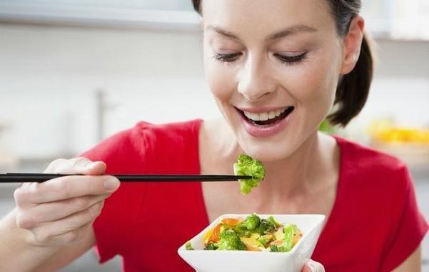 [肝癌]女孩查出肝癌离世，生前从不喝酒，医生叹气：咋能爱吃这“毒物”