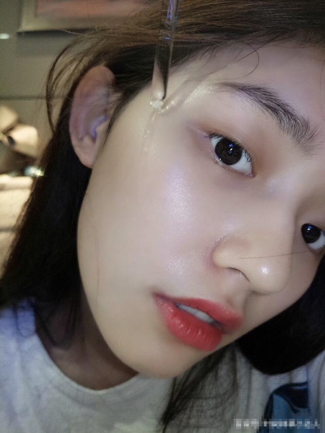 护肤品@我国“最低调”的精华液，堪称美白界佼佼者，用后暗黄斑点不见了