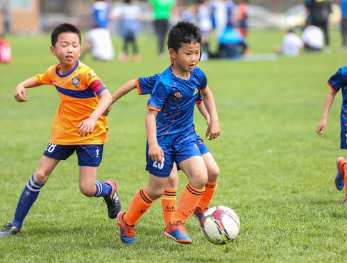 青训@恒大青训搞了五年多，为何不见接一线队的班呢？