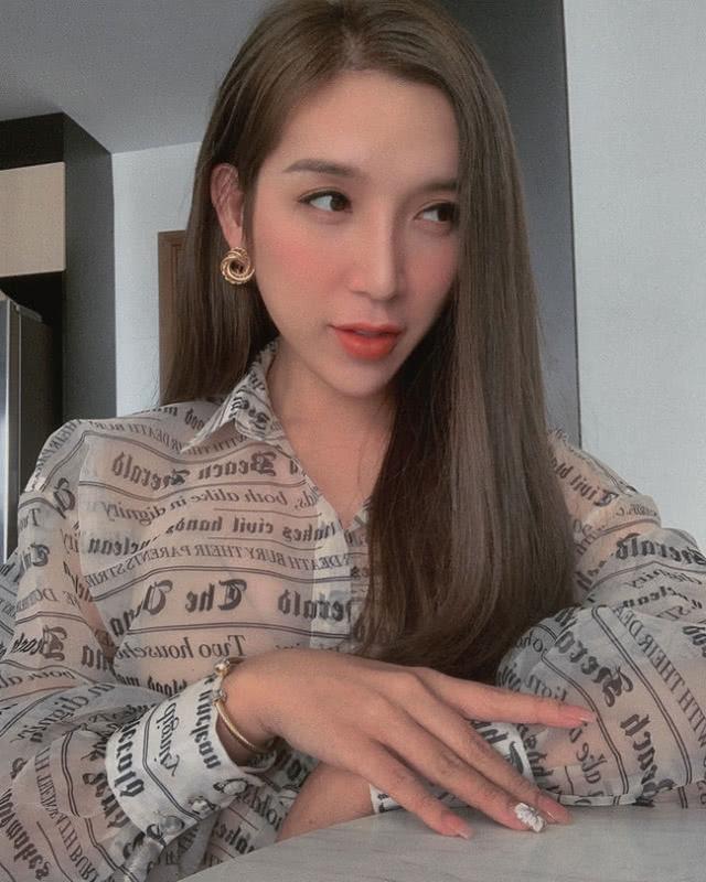 []男子从小就想变成女孩如今花15万改变性别，手术后比女孩还漂亮