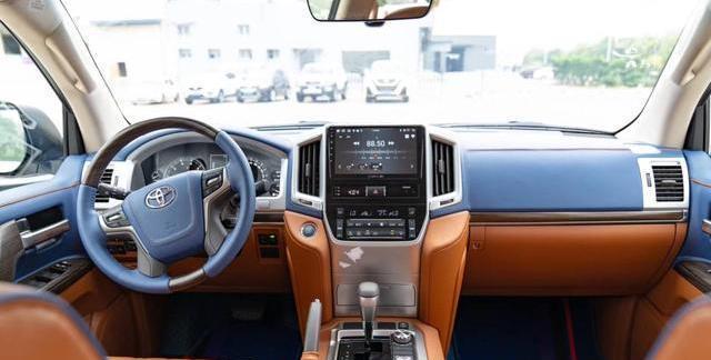 陆巡|陆巡5700和雷克萨斯LX570，豪华和实用的对比，你会选谁？