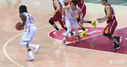 贺天举：烂到被喊退役！他才30岁啊！5年前还无比接近NBA，现在唉