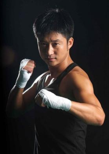 黄渤|“击败”黄渤、吴京的男演员，仅10天票房破20亿，堪称被忽视的影帝了