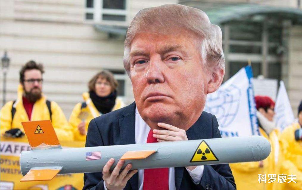 【民法典】特朗普炫耀美国超级无敌导弹，普京笑了：在俄式武器面前都是渣