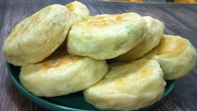 『面包』1斤面9两水，教你做懒人发面饼，筷子一搅，手不沾面，比面包松软