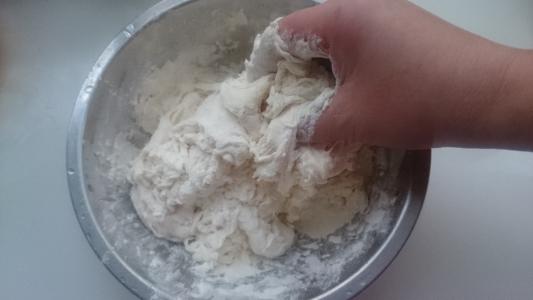 馒头▲做馒头，不能只放酵母，还要加点这个东西，馒头暄软 ，还非常好吃
