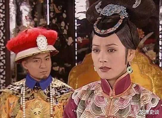 彭雪枫：孝庄去世后为何不与皇太极合葬，因为康熙梦见她说，舍不得儿子？